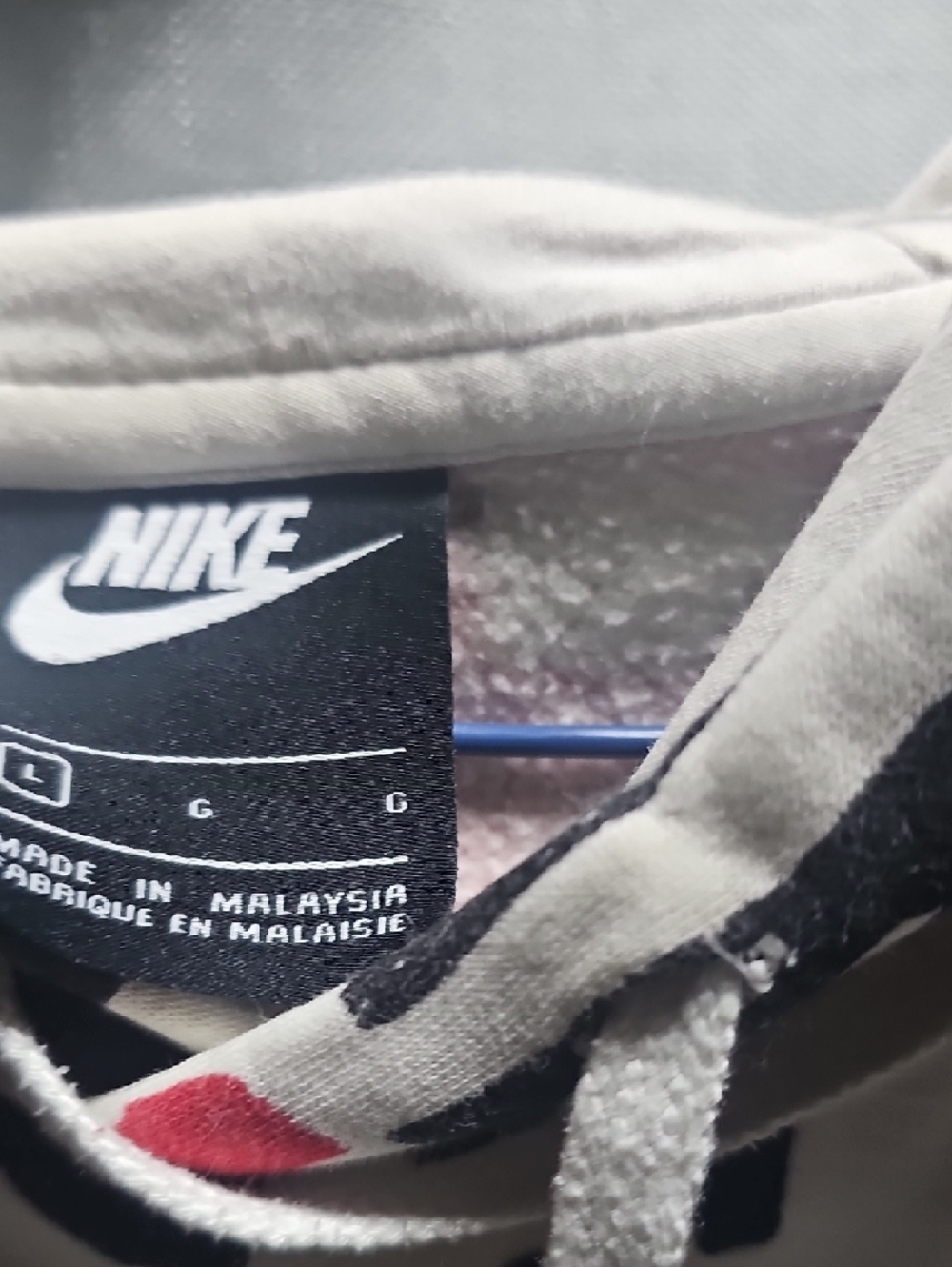 Nike Men's White Crewneck Sweater with Black & Red Allover Logo Print p2p22 L26 - Picture 4 of 7